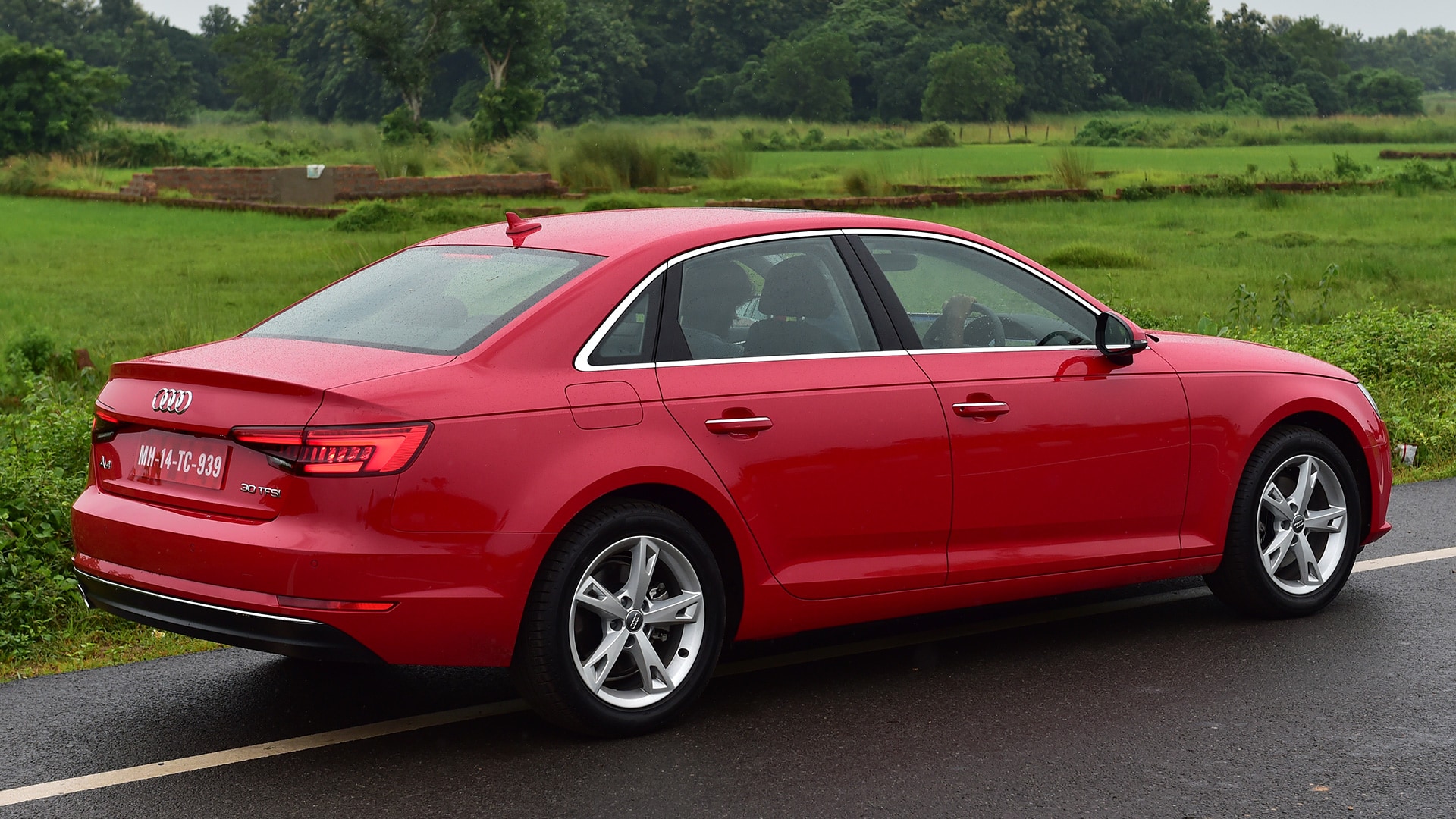 Audi A4 2016 30 TFSI Technology Exterior